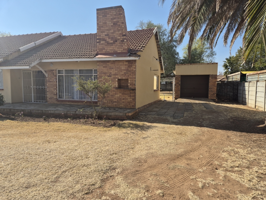 3 Bedroom Property for Sale in La Hoff North West